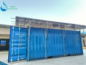 Solar powered container reverse osmosis system